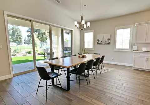 Dining - 2614 E Via Sofia Dr, Fresno, CA 93730 photo 2 of 5