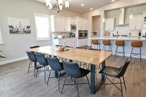 Dining - 2614 E Via Sofia Dr, Fresno, CA 93730 photo 3 of 5