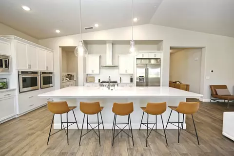 Kitchen - 2614 E Via Sofia Dr, Fresno, CA 93730 photo 1 of 8