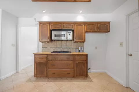 Kitchen - 2854 E Millbrae Ave, Fresno, CA 93710 photo 5 of 5