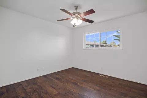 Bedroom - 2854 E Millbrae Ave, Fresno, CA 93710 photo 2 of 8