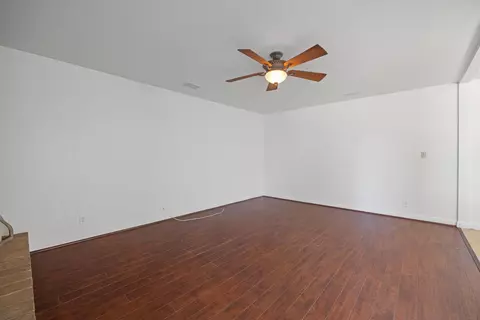 Living - 2854 E Millbrae Ave, Fresno, CA 93710 photo 4 of 5