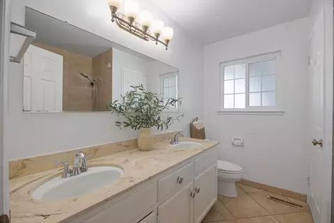 Bath - 2854 E Millbrae Ave, Fresno, CA 93710 photo 1 of 4