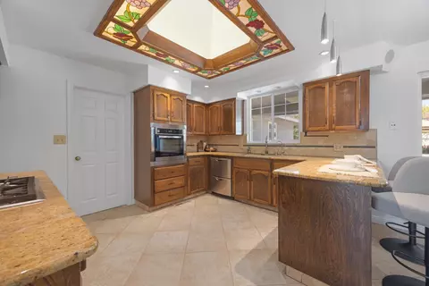 Kitchen - 2854 E Millbrae Ave, Fresno, CA 93710 photo 3 of 5
