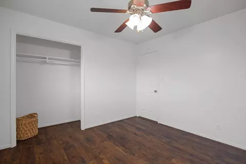 Bedroom - 2854 E Millbrae Ave, Fresno, CA 93710 photo 3 of 8