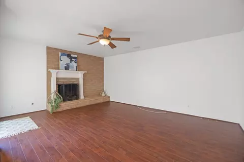 Living - 2854 E Millbrae Ave, Fresno, CA 93710 photo 5 of 5