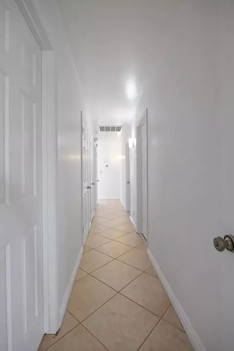 Entry Way - 2854 E Millbrae Ave, Fresno, CA 93710 photo 6 of 6