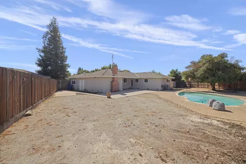 Exterior - 2854 E Millbrae Ave, Fresno, CA 93710 photo 7 of 13