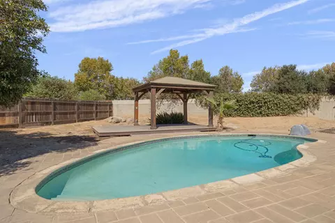 Exterior - 2854 E Millbrae Ave, Fresno, CA 93710 photo 12 of 13