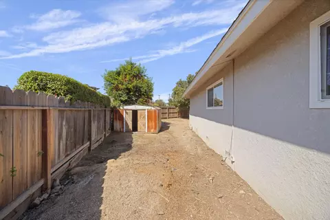 Exterior - 2854 E Millbrae Ave, Fresno, CA 93710 photo 9 of 13