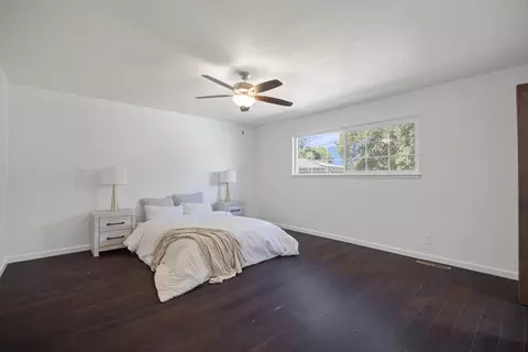 Bedroom - 2854 E Millbrae Ave, Fresno, CA 93710 photo 6 of 8