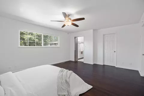Bedroom - 2854 E Millbrae Ave, Fresno, CA 93710 photo 7 of 8