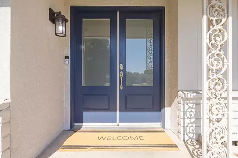 Entry Way - 2854 E Millbrae Ave, Fresno, CA 93710 photo 1 of 6