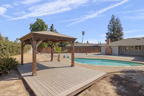 Exterior - 2854 E Millbrae Ave, Fresno, CA 93710 photo 10 of 13