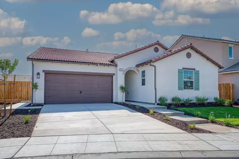 Exterior - 967 Talus Way S, Madera, CA 93636 photo 2 of 7