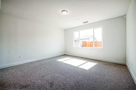 Bedroom - 967 Talus Way S, Madera, CA 93636 photo 7 of 8