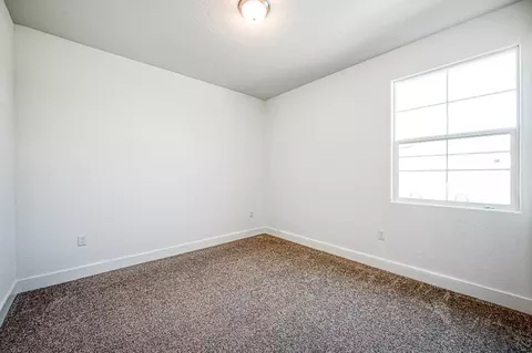 Bedroom - 967 Talus Way S, Madera, CA 93636 photo 5 of 8
