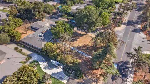View/Area - 609 E Hampton Way, Fresno, CA 93704 photo 1 of 3