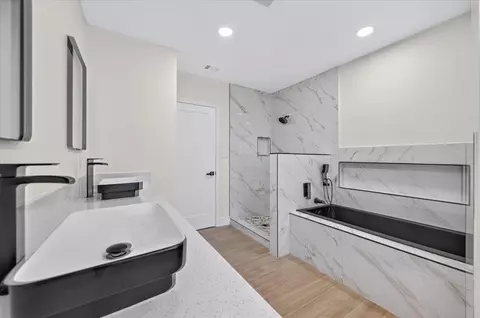 Bath - 609 E Hampton Way, Fresno, CA 93704 photo 3 of 5