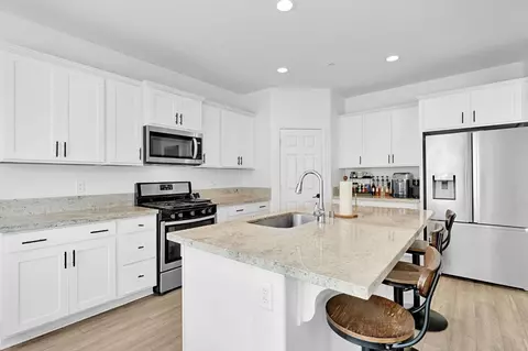 Kitchen - 7461 E Princeton, Fresno, CA 93737 photo 5 of 6