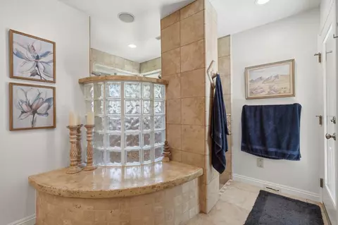 Bath - 31255 Palm Dr, Exeter, CA 93221 photo 2 of 5