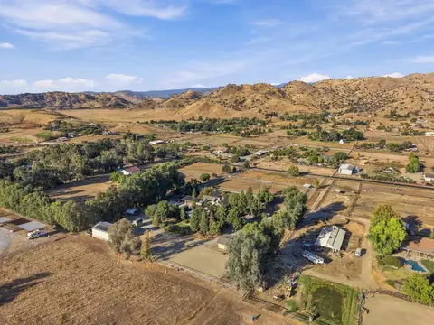 View/Area - 31255 Palm Dr, Exeter, CA 93221 photo 7 of 7