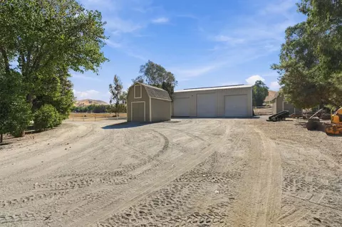 Exterior - 31255 Palm Dr, Exeter, CA 93221 photo 18 of 38