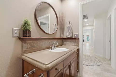 Bath - 31255 Palm Dr, Exeter, CA 93221 photo 4 of 5