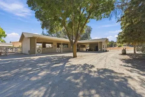 Exterior - 31255 Palm Dr, Exeter, CA 93221 photo 14 of 38