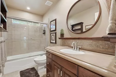 Bath - 31255 Palm Dr, Exeter, CA 93221 photo 3 of 5