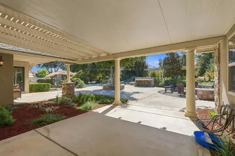 Exterior - 31255 Palm Dr, Exeter, CA 93221 photo 8 of 38