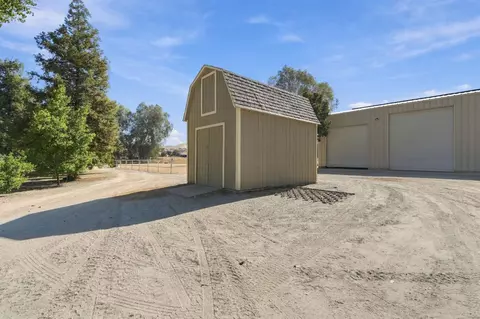 Exterior - 31255 Palm Dr, Exeter, CA 93221 photo 19 of 38