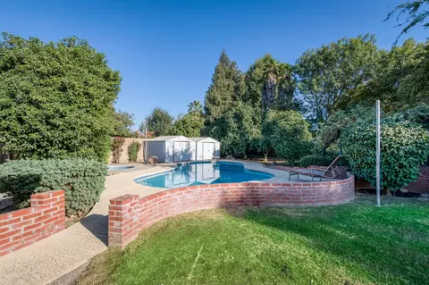 Exterior - 6405 E Lyell Ave, Fresno, CA 93727 photo 3 of 10