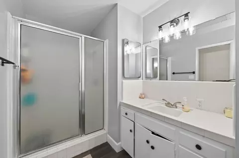 Bath - 6405 E Lyell Ave, Fresno, CA 93727 photo 3 of 3