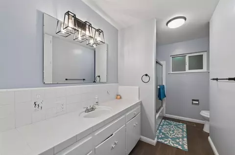 Bath - 6405 E Lyell Ave, Fresno, CA 93727 photo 2 of 3