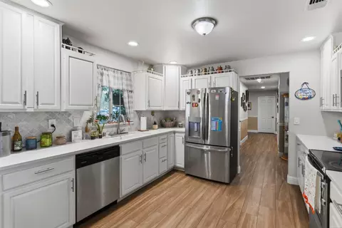 Kitchen - 6855 Live Oak Dr, Sanger, CA 93657 photo 1 of 3
