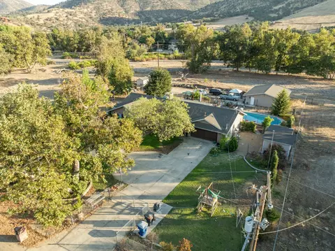 View/Area - 6855 Live Oak Dr, Sanger, CA 93657 photo 3 of 11