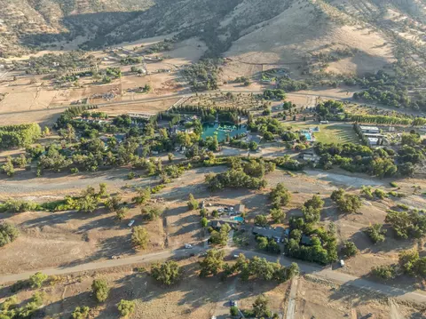 View/Area - 6855 Live Oak Dr, Sanger, CA 93657 photo 6 of 11