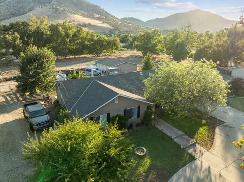 View/Area - 6855 Live Oak Dr, Sanger, CA 93657 photo 5 of 11