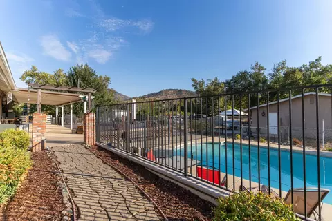 Exterior - 6855 Live Oak Dr, Sanger, CA 93657 photo 6 of 13