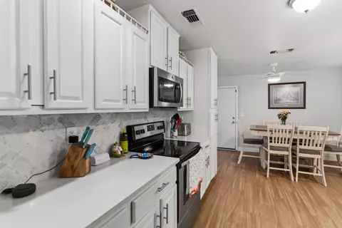 Kitchen - 6855 Live Oak Dr, Sanger, CA 93657 photo 3 of 3