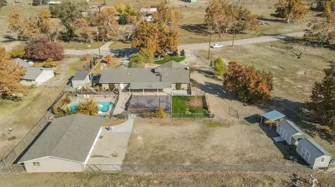 View/Area - 6855 Live Oak Dr, Sanger, CA 93657 photo 10 of 11