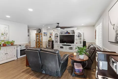 Living - 6855 Live Oak Dr, Sanger, CA 93657 photo 1 of 1