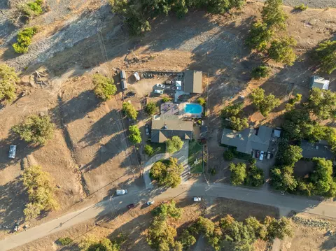 View/Area - 6855 Live Oak Dr, Sanger, CA 93657 photo 8 of 11