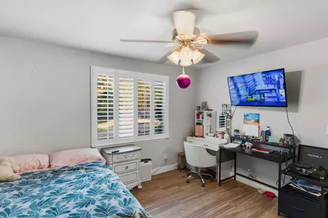 Bedroom - 6855 Live Oak Dr, Sanger, CA 93657 photo 7 of 7