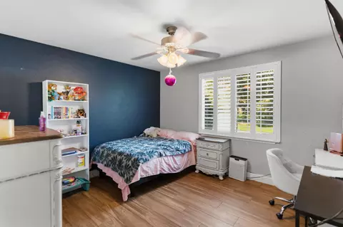 Bedroom - 6855 Live Oak Dr, Sanger, CA 93657 photo 6 of 7