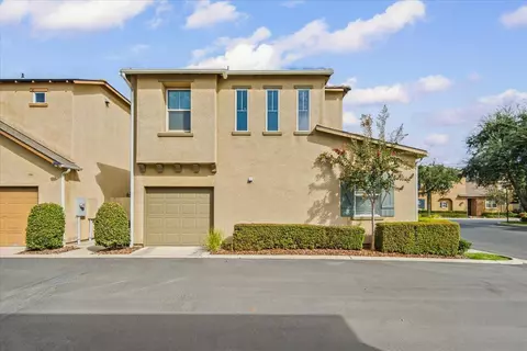 Exterior - 1786 N Merlan Ln, Clovis, CA 93619 photo 5 of 6