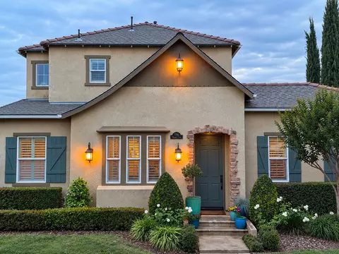 1786 N Merlan Ln, Clovis, CA 93619