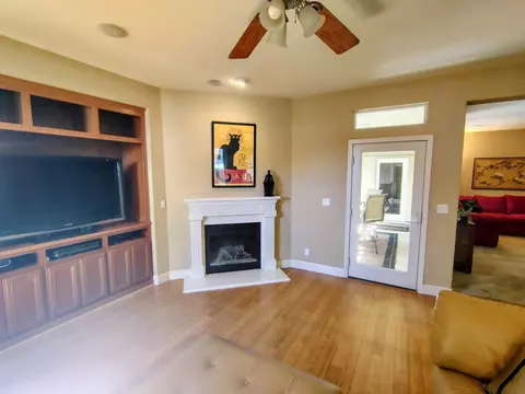Living - 474 Serena Ave, Clovis, CA 93619 photo 5 of 7