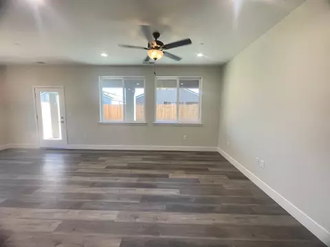 16269 W Sunset Ave, Kerman, CA 93630 photo 4
